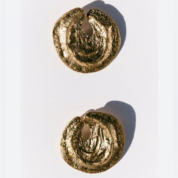 Gold Textured Earrings A1122 - Picture 1 of 4